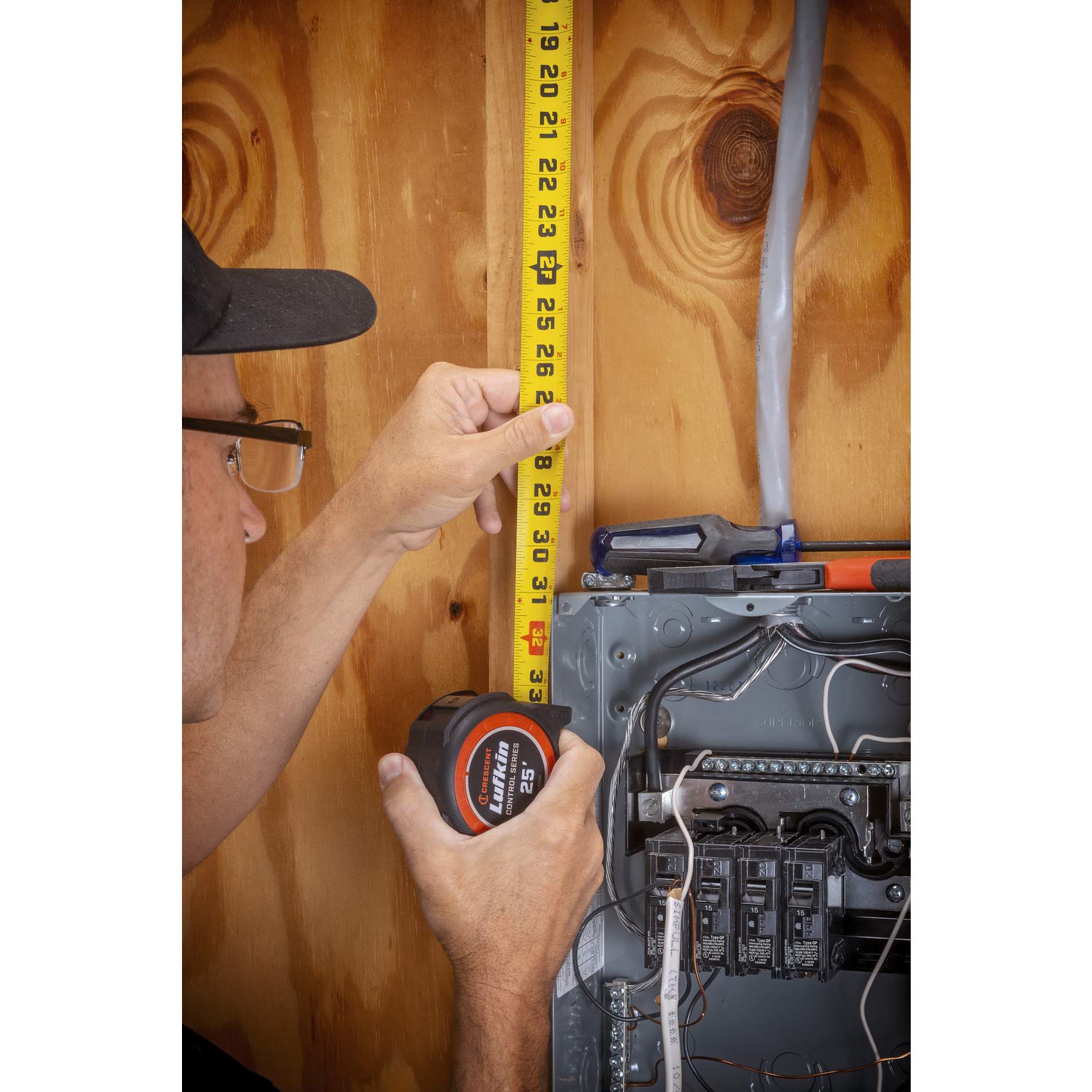 Crescent Lufkin 1-3/16 x 35' Command Control Series Yellow Clad Tape Measure - L1035C-02 - Image 5